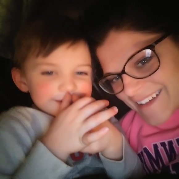 Meet your Posher, Cassandra - Picture 1 of 1